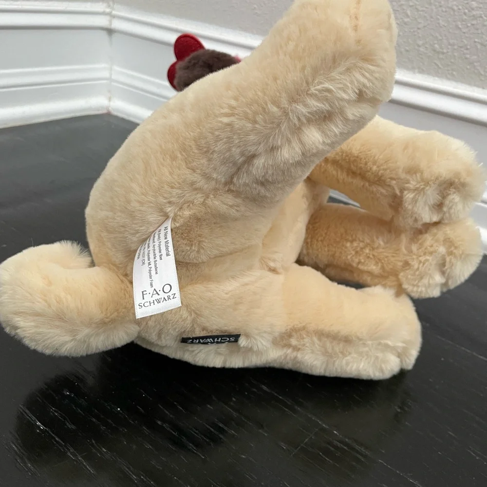 FAO Schwarz 12" Sparklers Toy Plush Pug with Removable Red Heart Boppers - Picture 3 of 8